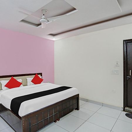 Capital O Friends Zone The Guest House Greater Noida Dış mekan fotoğraf